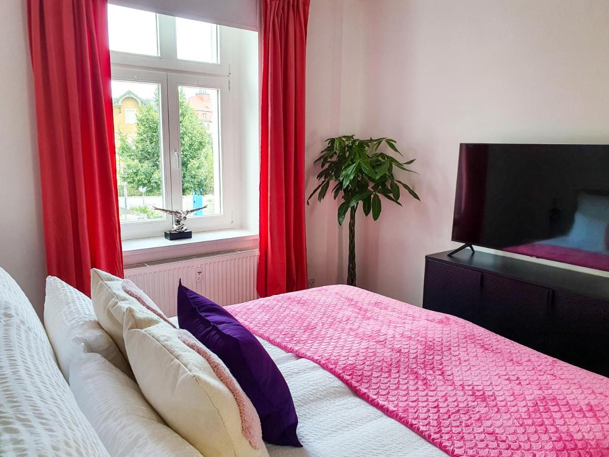 PB Ferienwohnungen - FeWo 6 - Stilvoll eingerichtetes Apartment im Herzen Senftenbergs Exterior foto
